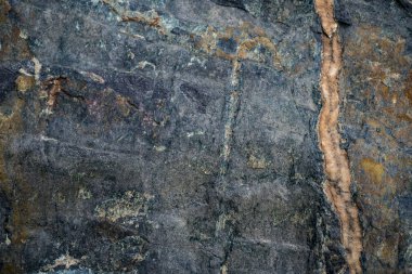 Taşın dokusu yosunla büyümüş. Arka plan görüntüsü o