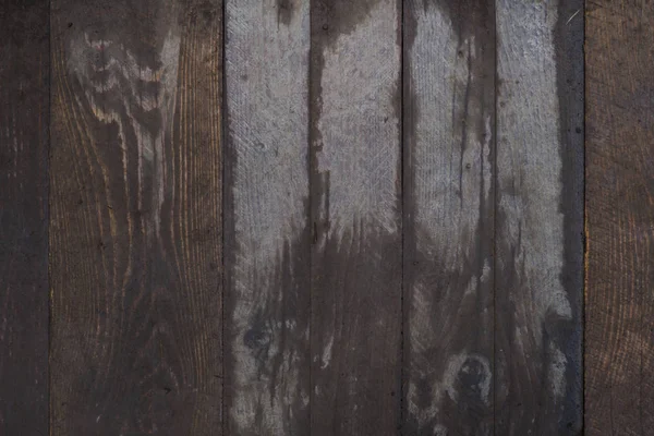 Textura de madera húmeda. Macro imagen de fondo de una madera oscura húmeda —  Fotos de Stock