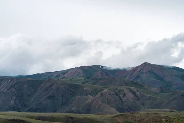 Imagem de fundo de uma paisagem de montanha. Rússia, Sibéria, Altai — Fotografia de Stock