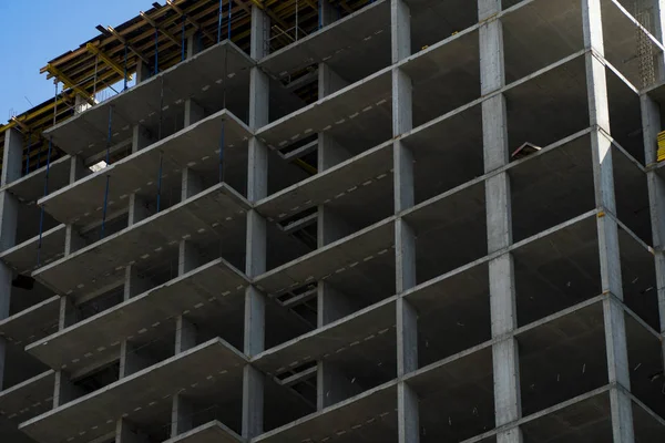 Photo of a multi-storey building under construction