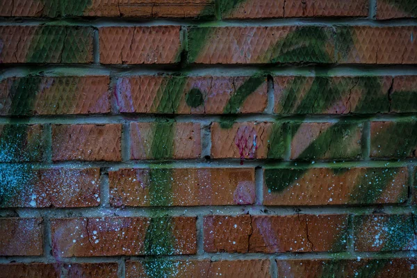 Текстура старой кирпичной стены, покрытой краской. Фон изображения — стоковое фото