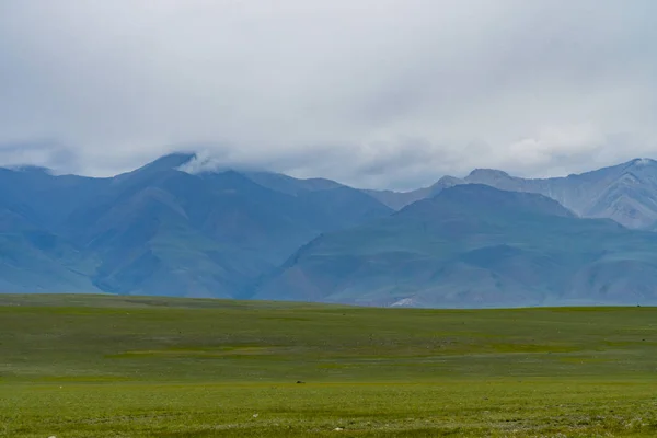 Obrázek na pozadí horské krajiny. Rusko, Sibiř, Altai — Stock fotografie