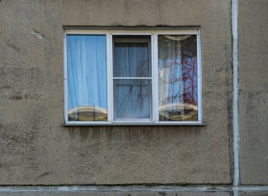 Hırpalanmış zaman yeni bir pencere değil Fotoğraf