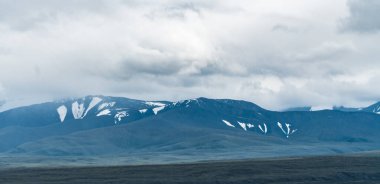 Bir dağ manzara arka plan görüntüsü. Rusya, Sibirya, Altay