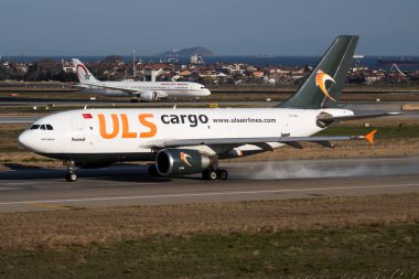Uls Cargo Airbus A310 Tc-Vel kargo uçağı İstanbul Atatürk Havalimanı'ndan hareket ediyor