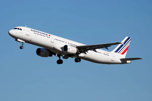 Air France Airbus A321 F-gTay passagiersvliegtuig vertrek op de luchthaven Madrid Barajas — Stockfoto