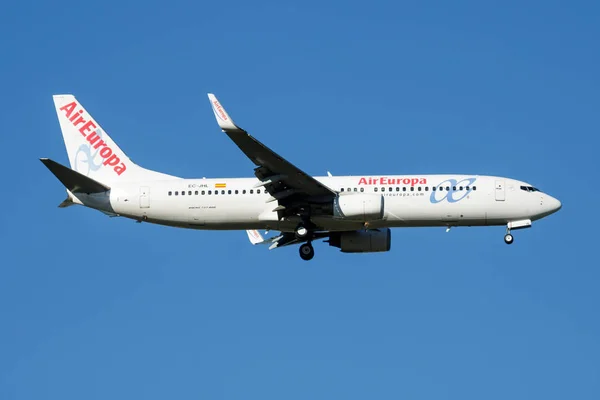 Air Europa Boeing 737-800 EC-JHL passagiersvliegtuig landing op de luchthaven Madrid Barajas — Stockfoto