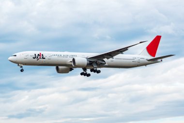 Japan Airlines Boeing 777-300er Ja743j yolcu uçağı Frankfurt Havaalanı'na iniş