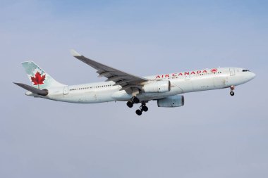 Air Canada Airbus A330-300 C-Ghkr yolcu uçağı Frankfurt Havaalanı'na iniş