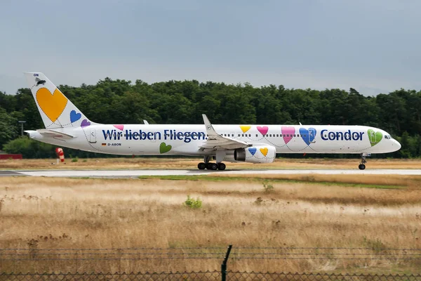 Condor Airlines speciale livery Boeing 757-300 D-Abon passagier passagiersvliegtuig vertrek op de luchthaven van Frankfurt — Stockfoto