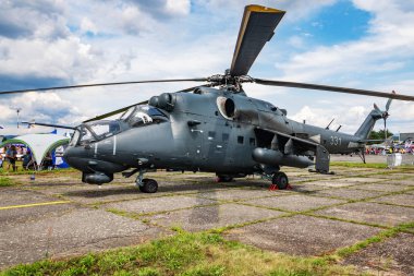 Macar Hava Kuvvetleri Mil Mi-24 Hind 331 saldırı helikopteri statik ekran Siaf Slovak Uluslararası Hava Festivali 2019