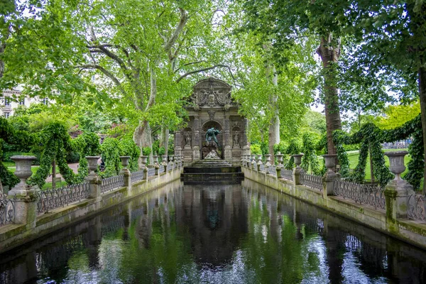 Medici Fountain in the Luxembourg Garden, Paris, France — Stock Photo, Image