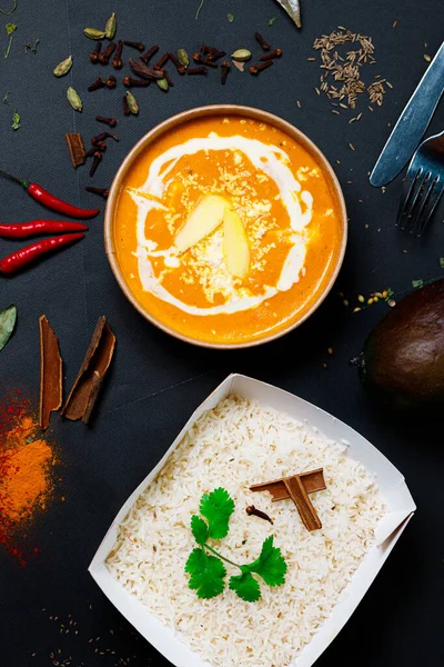 Comida indiana e especiarias picantes, fotos elegantes para o menu — Fotografia de Stock