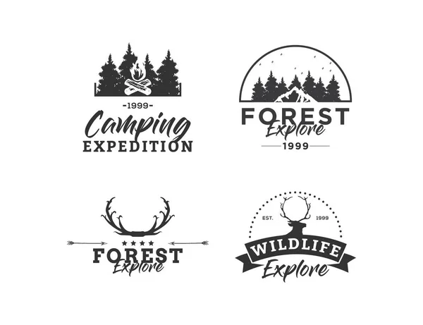 Creative Camping Concept Logo Design Template Bianco Nero Badge Set — Vettoriale Stock