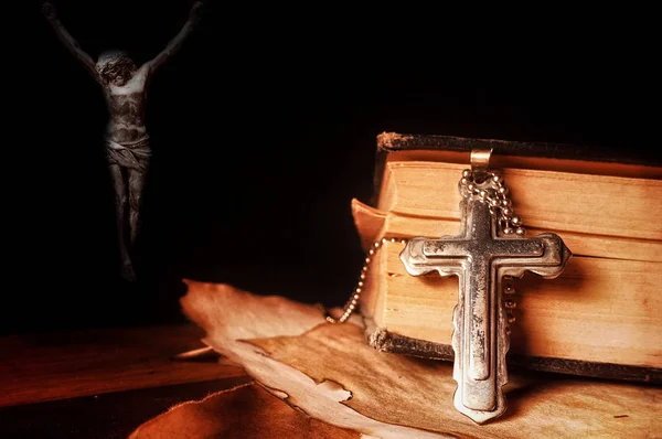 Символ Христианства Крест Иисуса Библия — стоковое фото