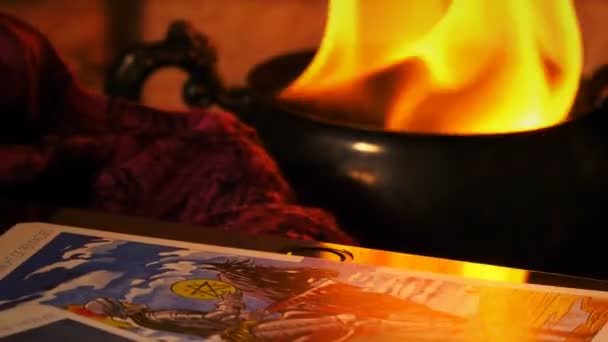 Büyülü Büyücülük Fortune Teller Mistik Tarot Kartları — Stok video