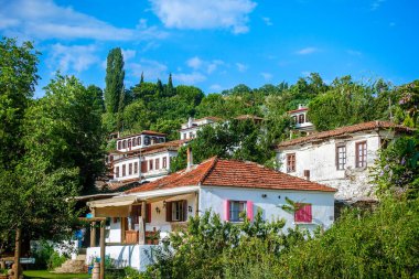 Küçük turistik şehir Türkiye'deki Şirince adlı