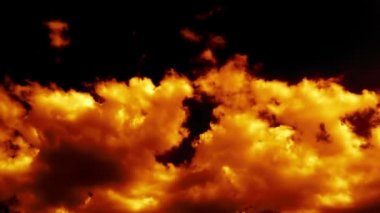 Cehennem Armageddon bulutlar gökyüzü üzerinde gibi yanan ateş