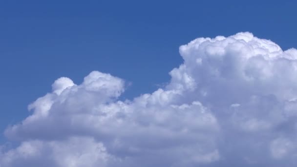 Zachte Soepele Hemelse Wolken Heldere Hemel Zonnige Dag — Stockvideo