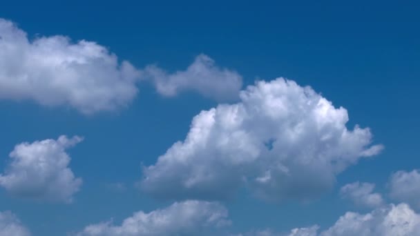 Zachte Soepele Hemelse Wolken Heldere Hemel Zonnige Dag — Stockvideo