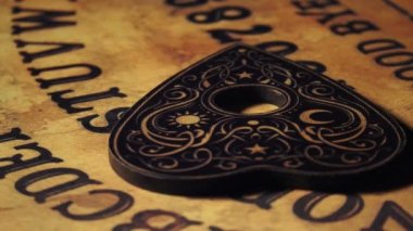 Büyücülük Ouija tahtası Spirit oyunu