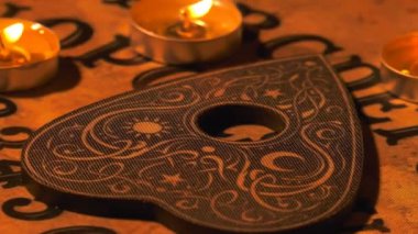 Büyücülük Ouija tahtası Spirit oyunu