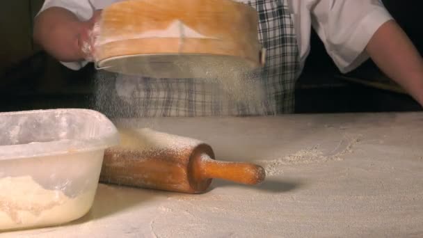 フィルターから小麦粉を絞る — ストック動画