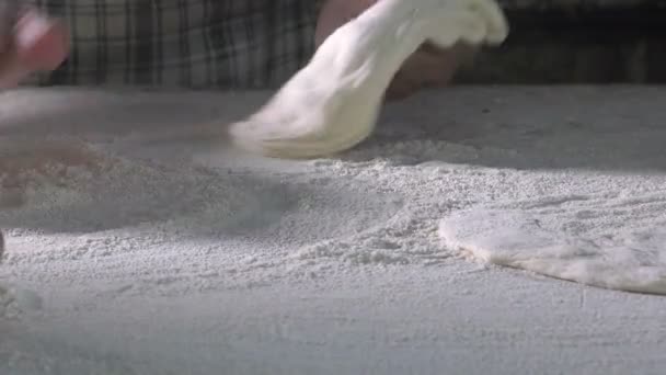 Dokonywanie Ciasto Mąką Aby Turecki Pita — Wideo stockowe