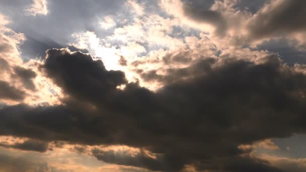 Nuvens Escuras Luz Solar — Vídeo de Stock