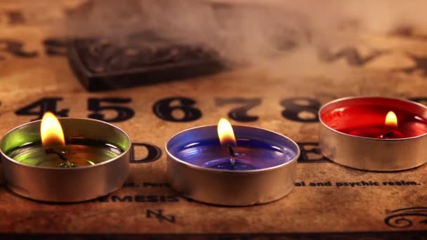 Oscuro Juego Espiritual Ouija Junta — Vídeo de stock