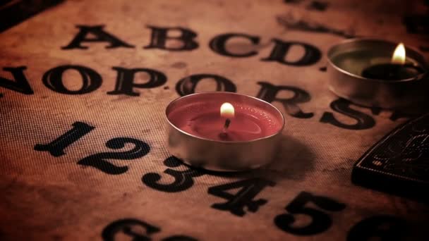 Dunkles Spirituelles Spiel Ouija Board — Stockvideo
