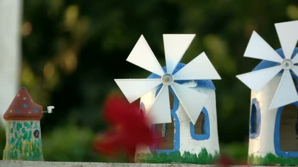 Toy Windmill Tourne — Video