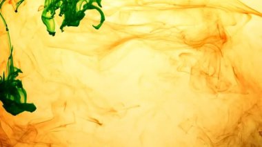 Akvaryum Suyunda Soyut Mürekkep Damlaları