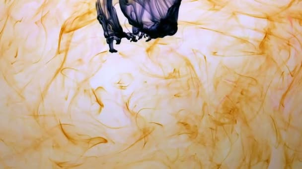 水族館の水に抽象的なインク滴 — ストック動画