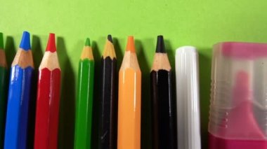 Okul Eğitimi Renkli Boya Kalemi