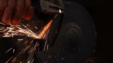 Öğütme ve Kıvılcımlar üzerine çalışıyorum