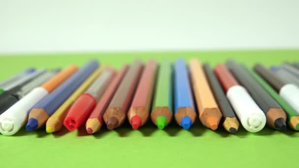 Narzędzia Edukacji Szkolnej Kolorowe Ołówki — Wideo stockowe