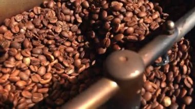 Kızartma Makinesinde Kahve 