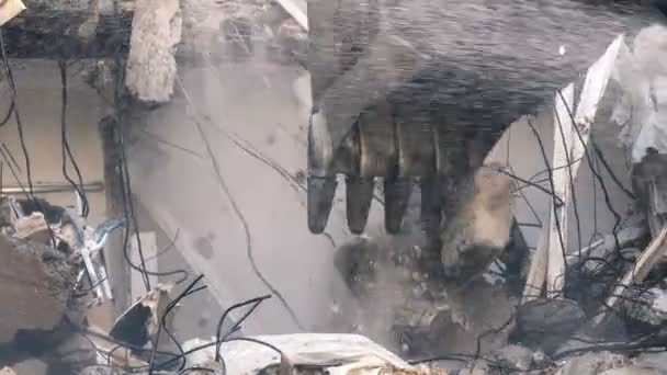 Уничтожение Старого Дома Помощью Бульдозерного Механического Оружия — стоковое видео