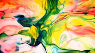  Süt Üzerine Soyut Mürekkep Hareketi 