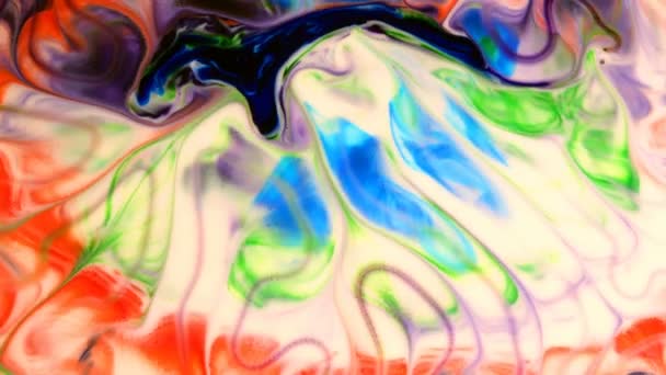 Movimiento Tinta Abstracta Sobre Leche — Vídeo de stock