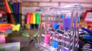 Kum İzleme ve Okul Teçhizatları