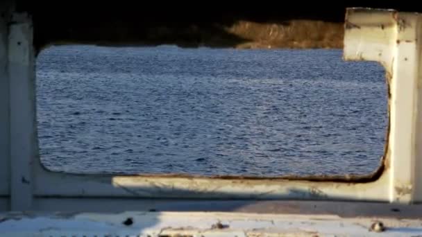Вид Море Окна Автомобиля Junk — стоковое видео