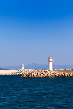 Bir Deniz Feneri Gemilere ve Deniz Fotoğraflarına Yol Gösteriyor