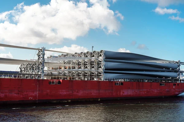 Ships Cargo Port Carring Windfarm — Stock Photo, Image