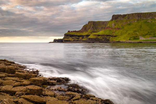 Irlanda Norte Pôr Sol Giant Causeway Antrim — Fotografia de Stock