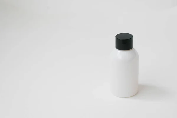 Cosmetische Witte Fles Witte Achtergrond Cosmetische Verpakking Voor Collectie Van — Stockfoto