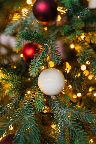 Karácsonyfa Játék Karácsonyfán Díszített Karácsonyfa — Stock Fotó