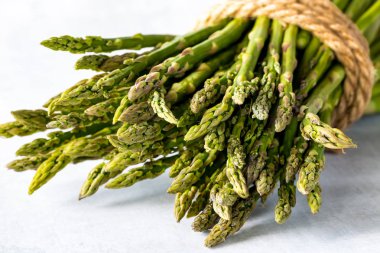 Kuşkonmaz mızrak üstleri.