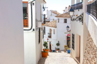 Altea eski şehir geleneksel bir Akdeniz sokak, İspanya